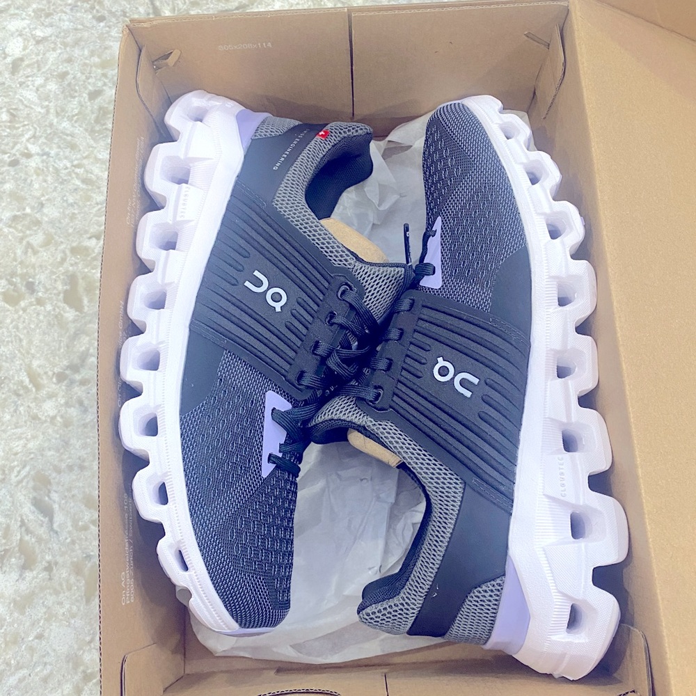 ON CLOUD. Brand new. Says 7.5 but fits like a 7